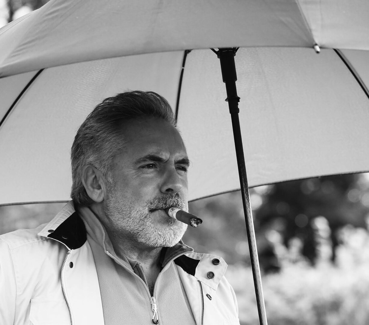 v_h_0009-black-and-white-umbrella-smoking-cigar